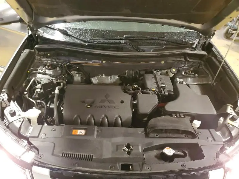 2020 MITSUBISHI OUTLANDER SE  