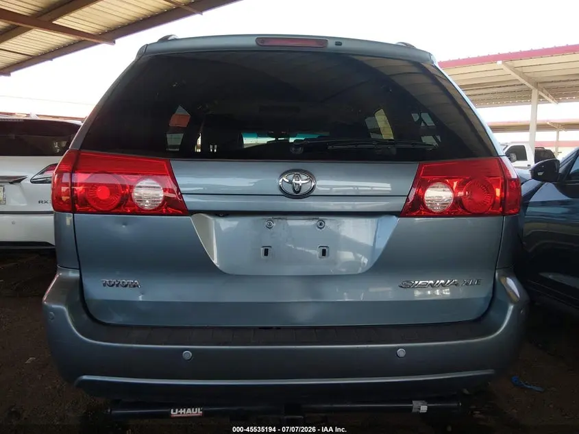 2010 TOYOTA SIENNA XLE