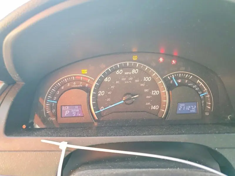2012 TOYOTA CAMRY LE  