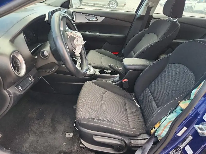 2023 KIA FORTE LX  