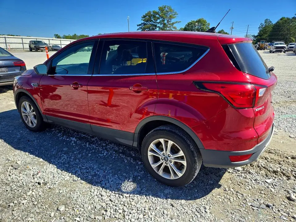 2019 FORD ESCAPE SE  