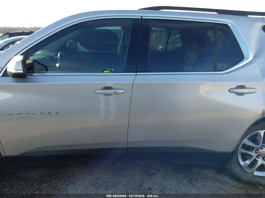 2021 CHEVROLET TRAVERSE FWD LT CLOTH