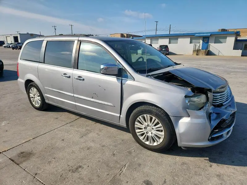 2013 CHRYSLER TOWN & COUNTRY TOURING L  