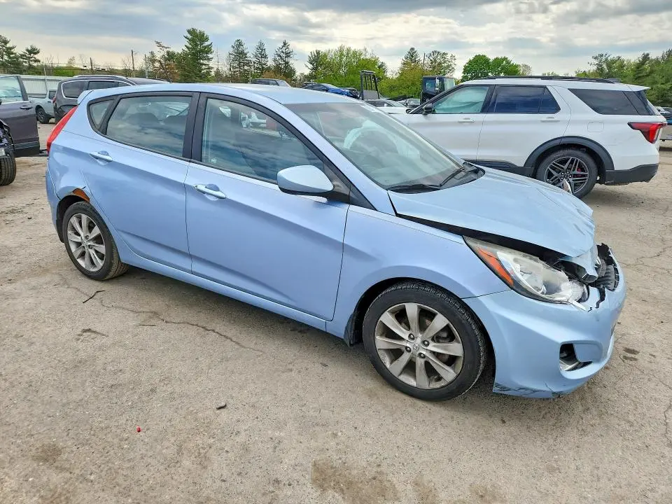 2012 HYUNDAI ACCENT SE  