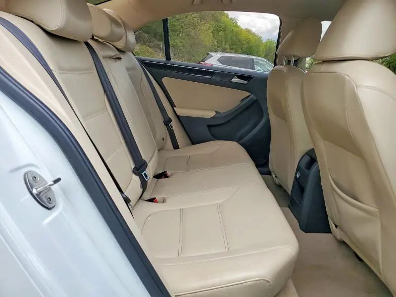 2016 VOLKSWAGEN JETTA SEL  