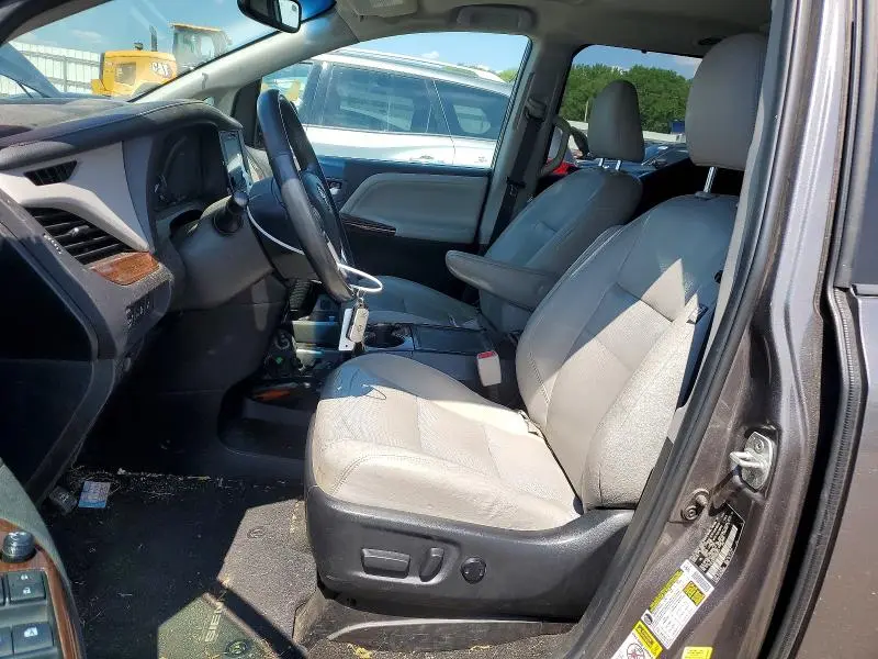 2017 TOYOTA SIENNA LIMITED 7-PASSENGER  