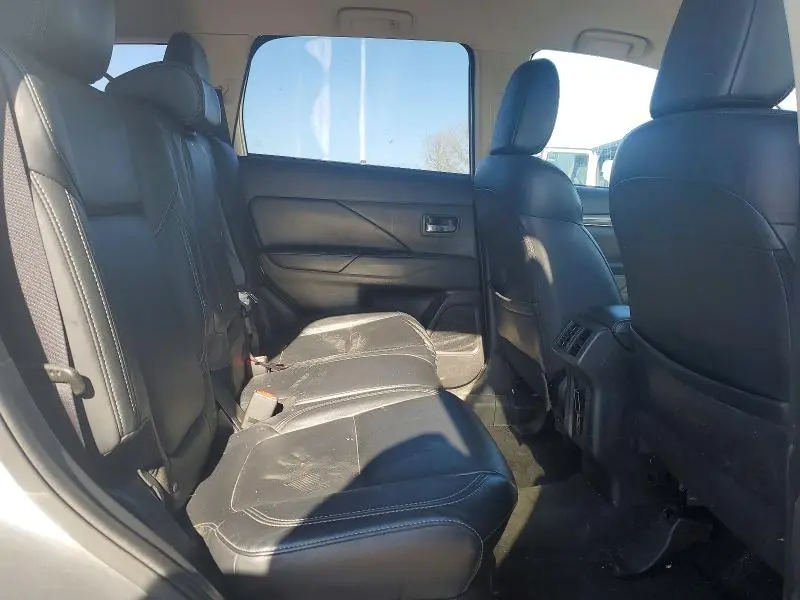 2020 MITSUBISHI OUTLANDER SE  