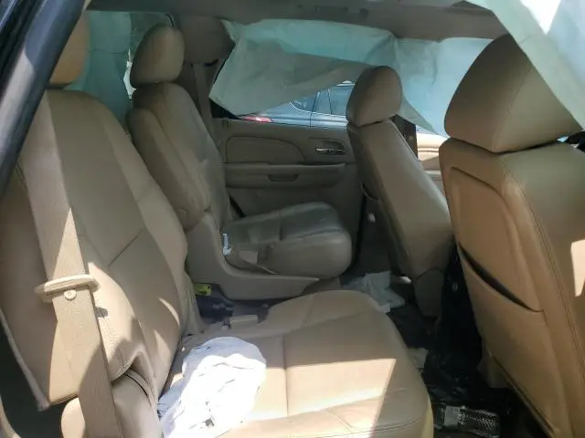 2011 CADILLAC ESCALADE LUXURY  