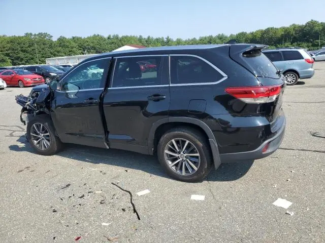 2019 TOYOTA HIGHLANDER SE  