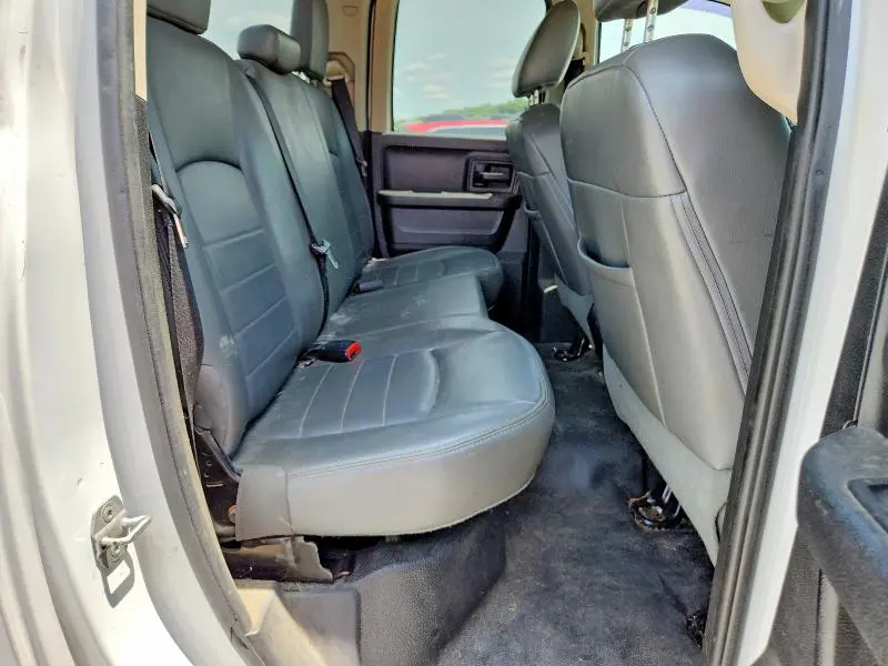 2013 RAM 1500 ST  