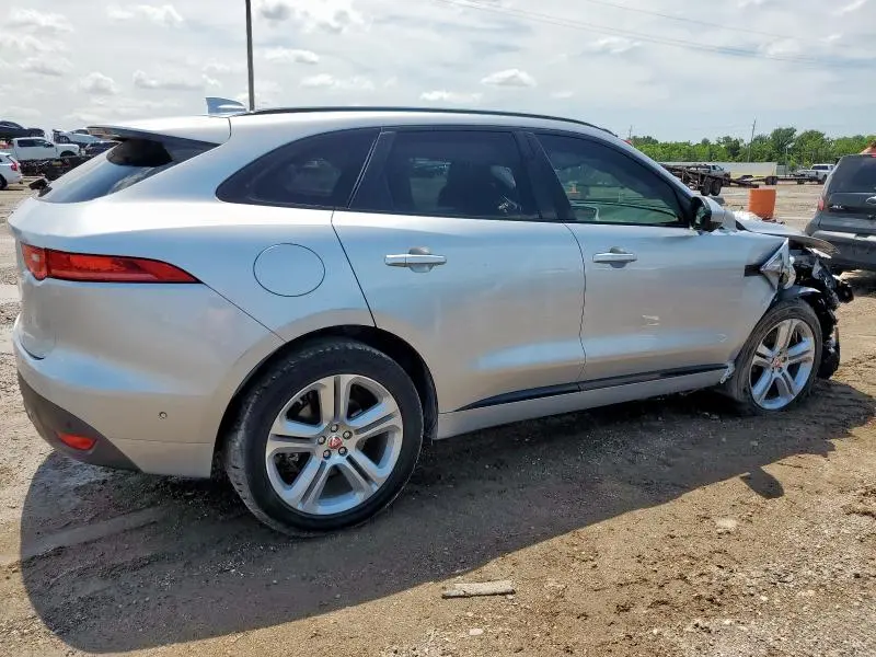 2017 JAGUAR F-PACE R - SPORT