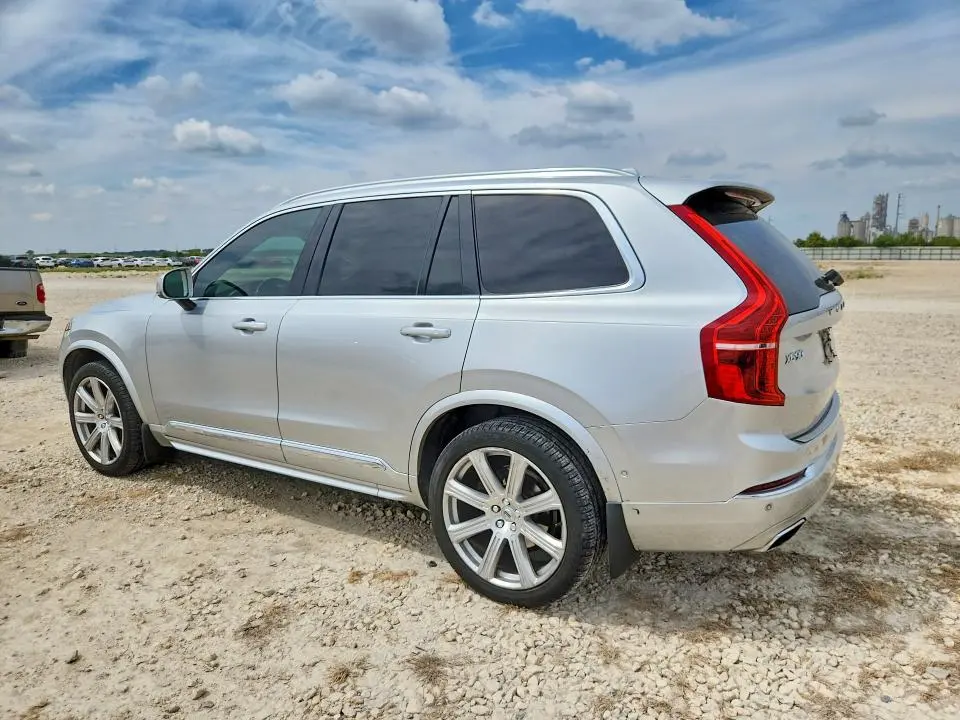 2016 VOLVO XC90 T6  