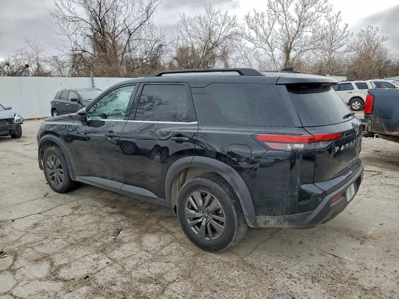 2022 NISSAN PATHFINDER SV  