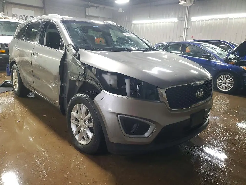 2017 KIA SORENTO LX  