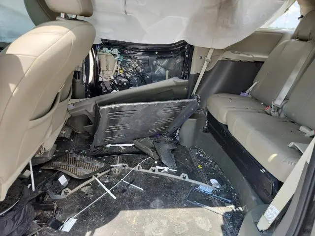 2020 TOYOTA SIENNA XLE  