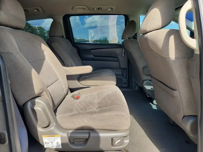 2011 HONDA ODYSSEY LX  
