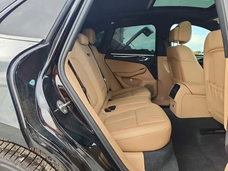 2021 PORSCHE MACAN   