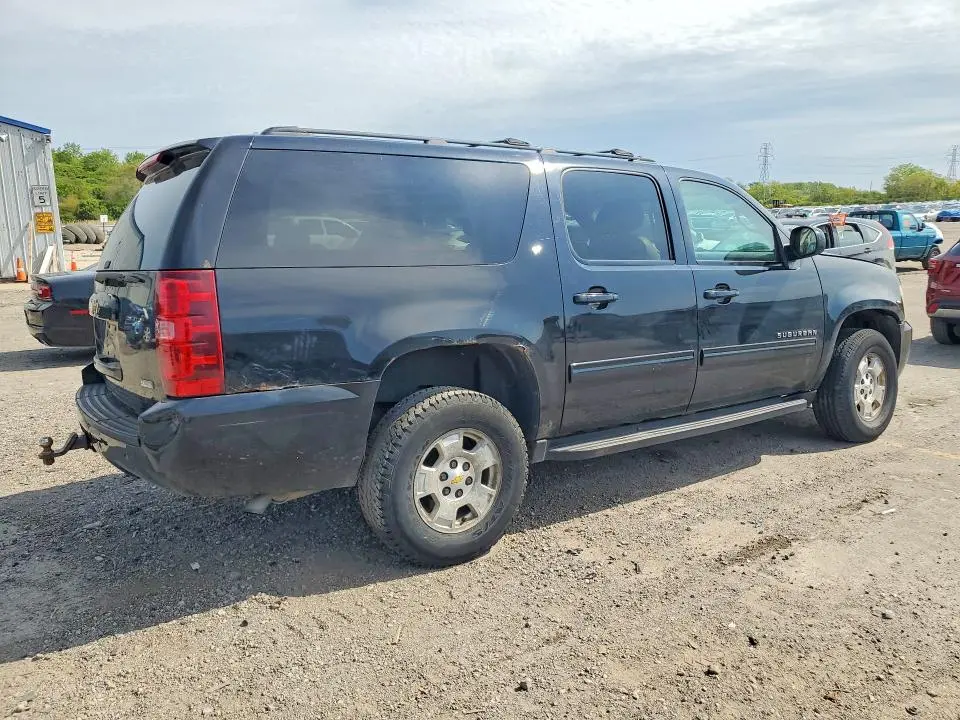 2011 CHEVROLET SUBURBAN K1500 LT  