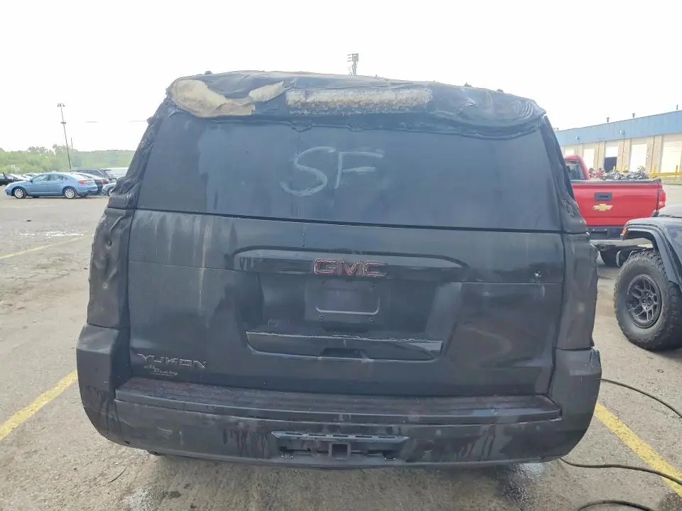 2016 GMC YUKON SLE  