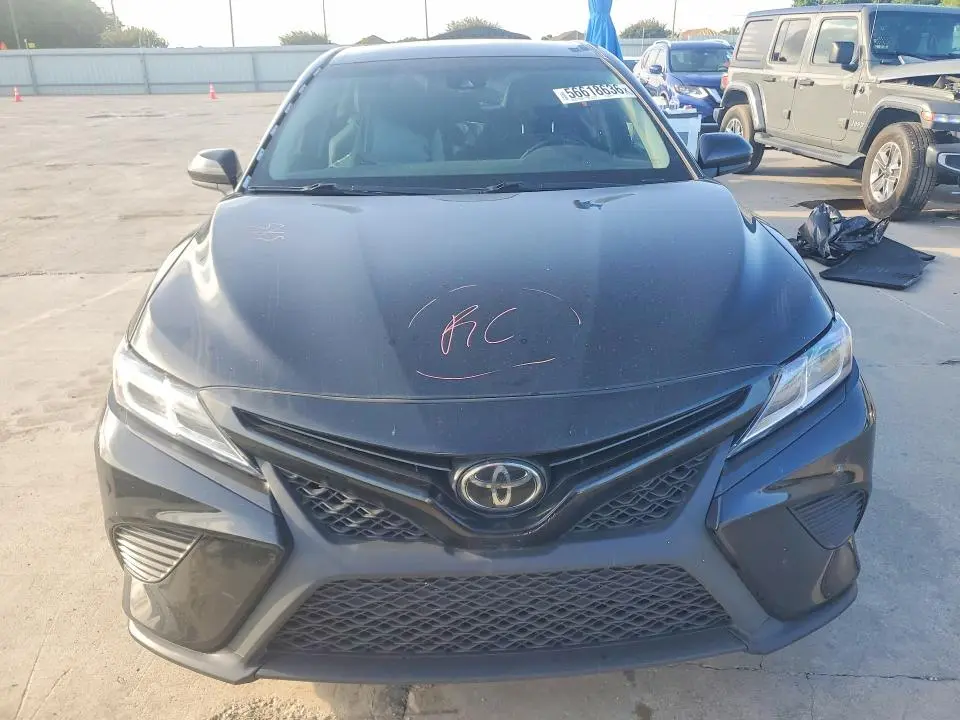 2020 TOYOTA CAMRY SE  