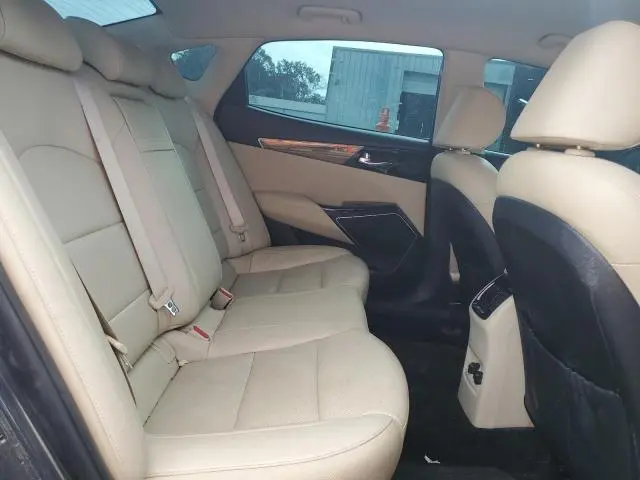 2017 KIA CADENZA PREMIUM  