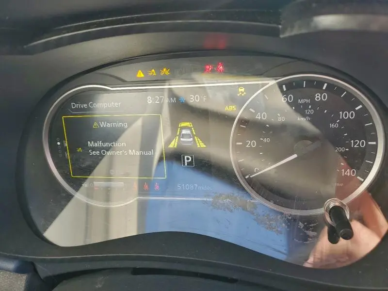 2023 NISSAN VERSA SV  