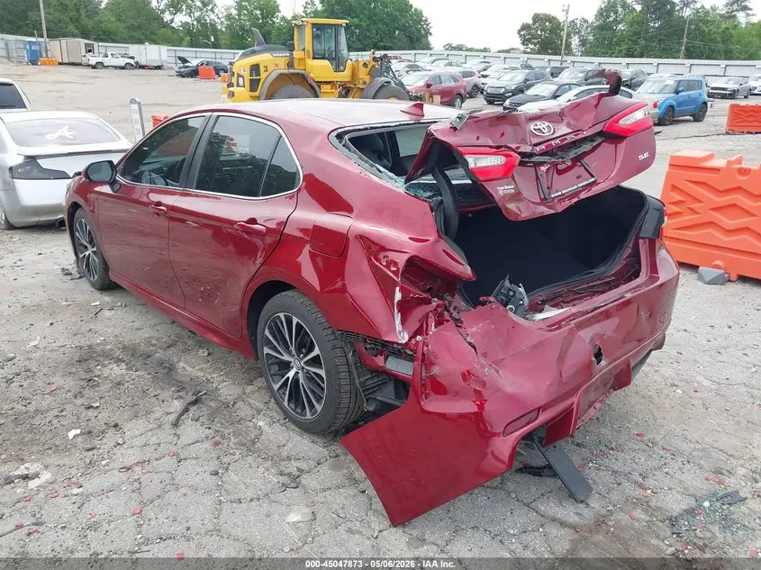 2018 TOYOTA CAMRY SE