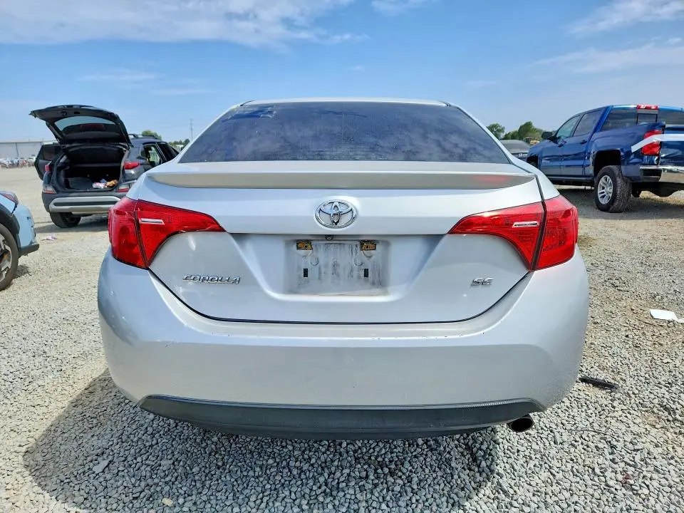 2018 TOYOTA COROLLA SE  
