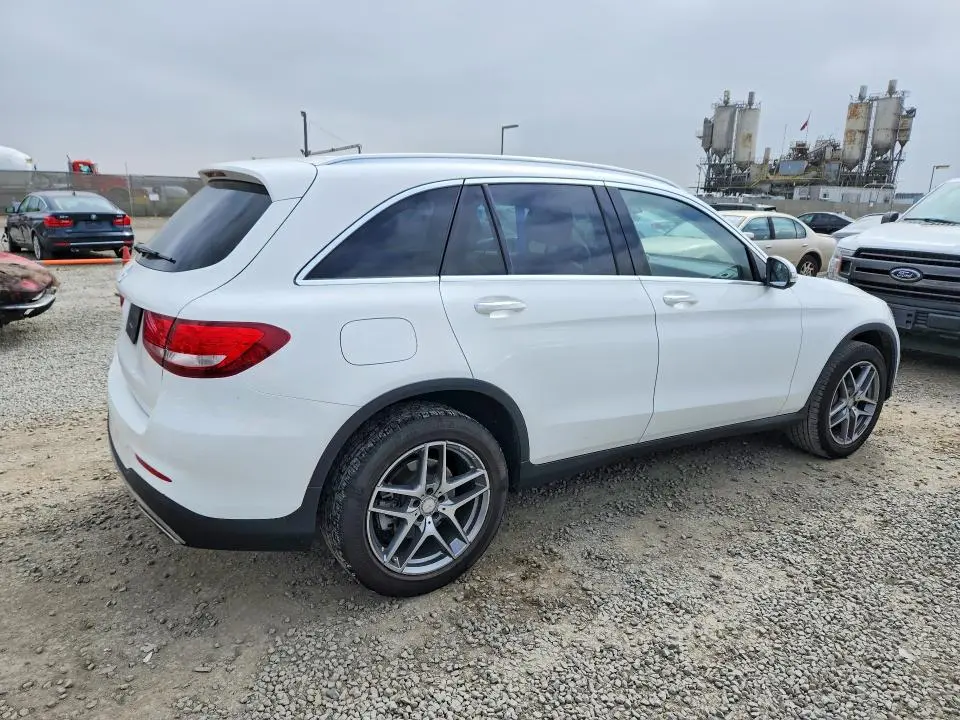2016 MERCEDES-BENZ GLC 300  