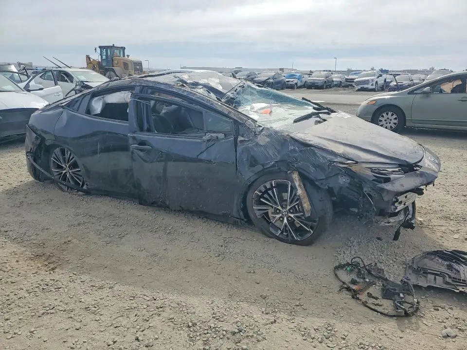 2024 TOYOTA PRIUS XLE  
