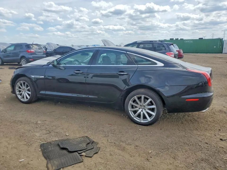 2011 JAGUAR XJ   