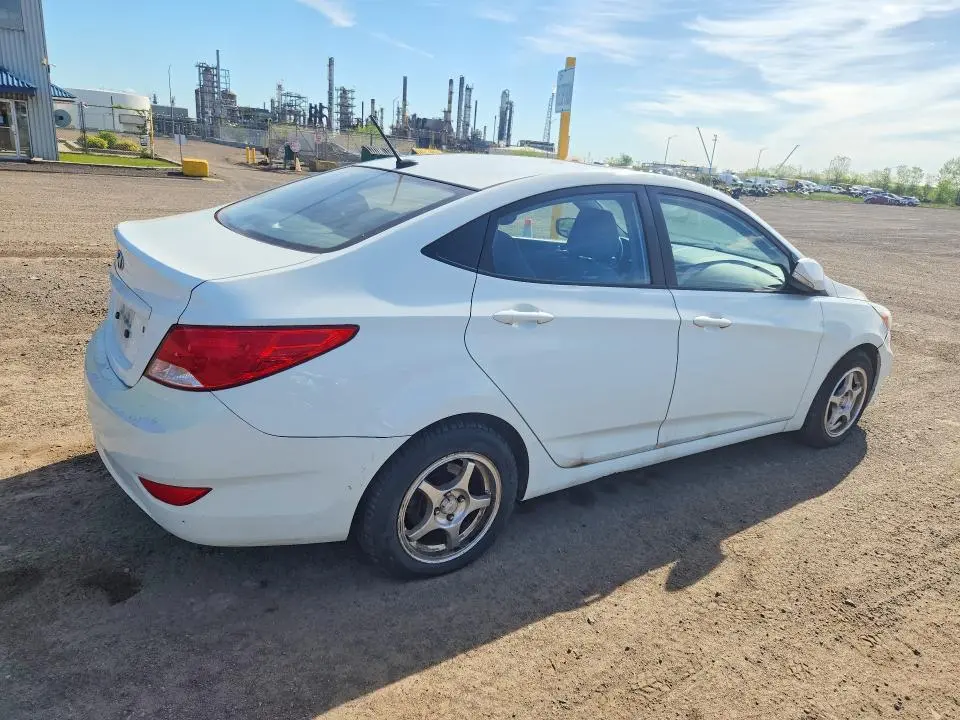 2015 HYUNDAI ACCENT GLS  