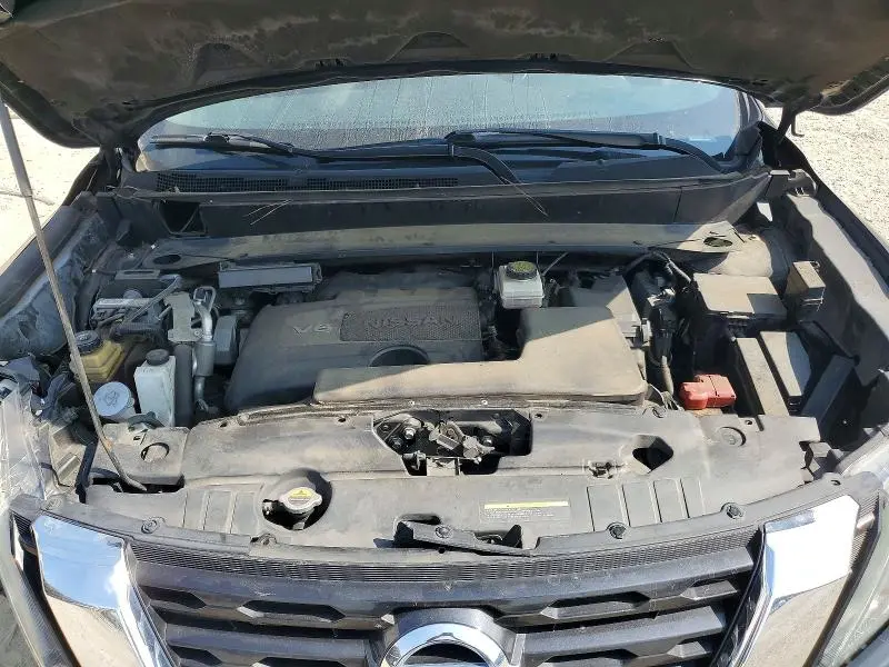 2017 NISSAN PATHFINDER SV  