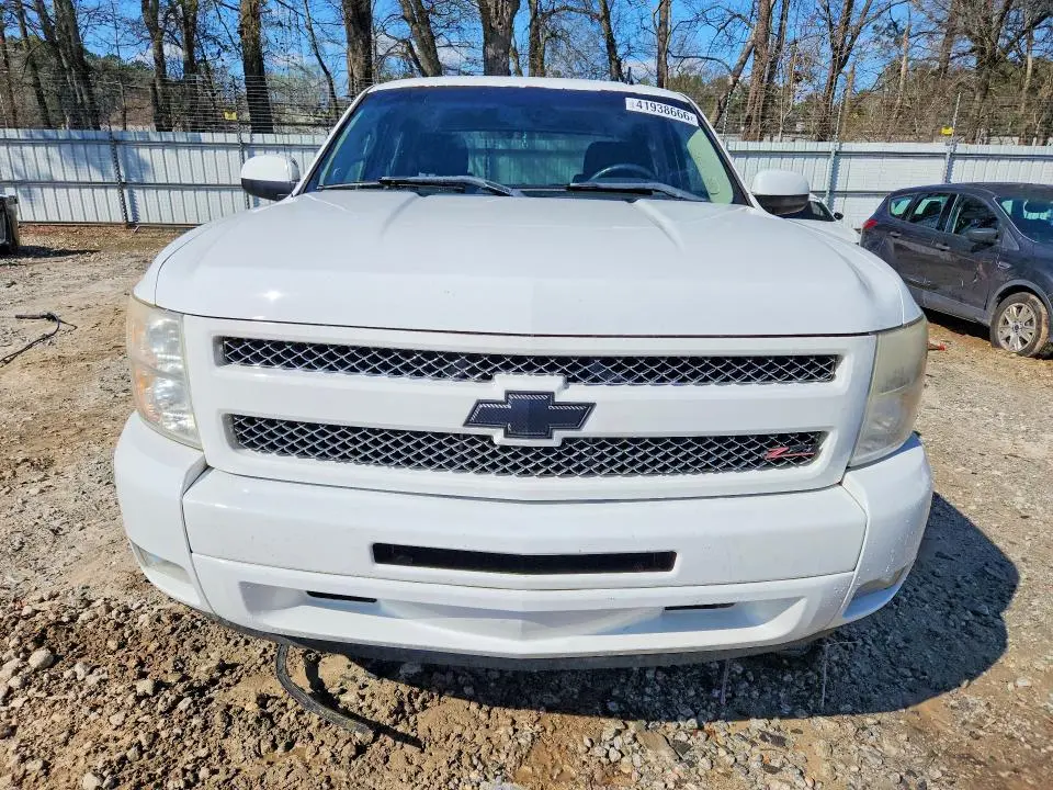 2011 CHEVROLET SILVERADO K1500 LT  
