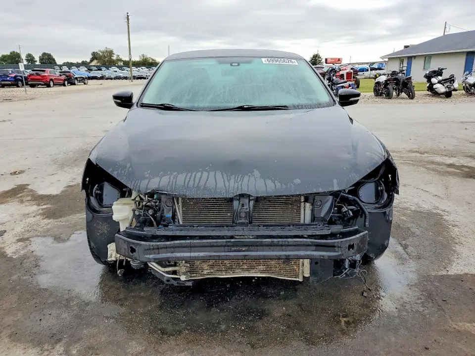 2015 VOLKSWAGEN PASSAT S  
