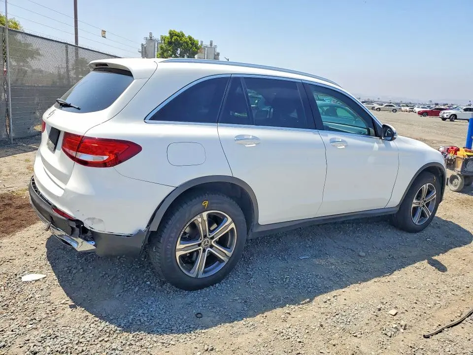 2017 MERCEDES-BENZ GLC 300  