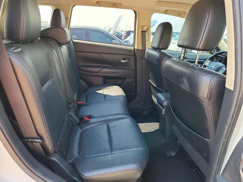 2018 MITSUBISHI OUTLANDER SE  