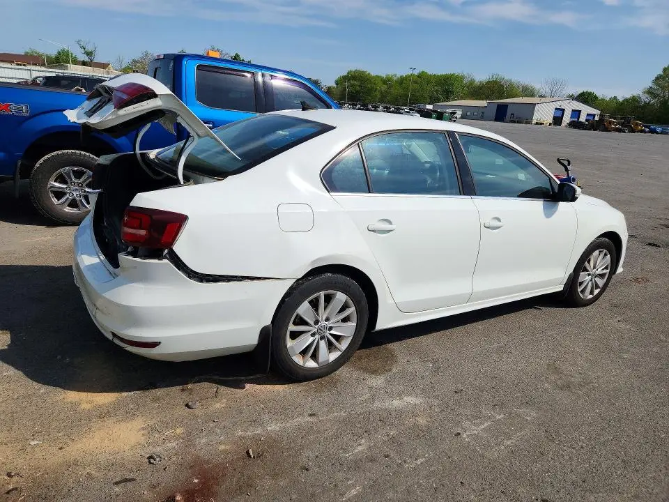 2016 VOLKSWAGEN JETTA SE  