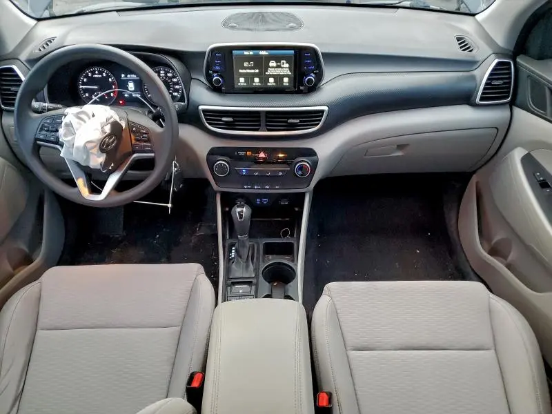 2021 HYUNDAI TUCSON SE  