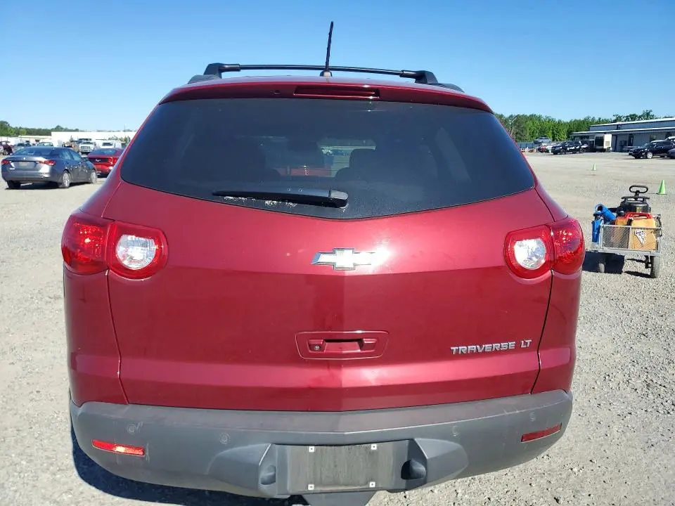 2011 CHEVROLET TRAVERSE LT  