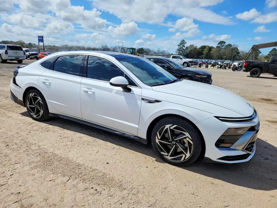 2024 HYUNDAI SONATA SEL  