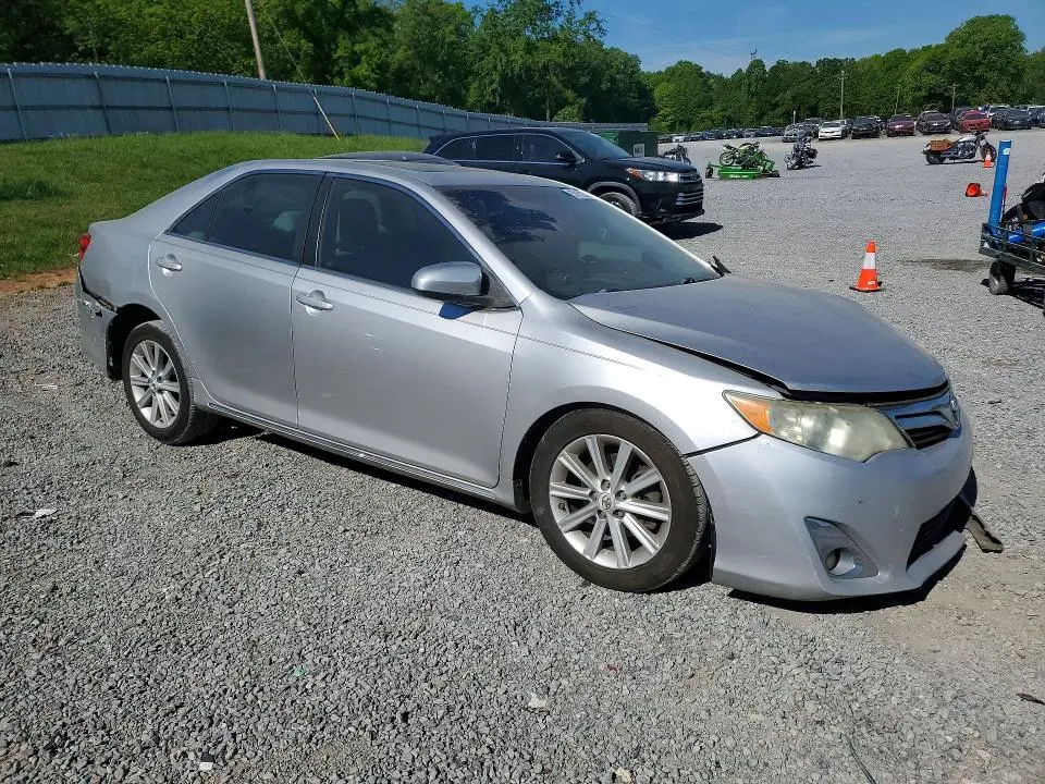 2012 TOYOTA CAMRY XLE  