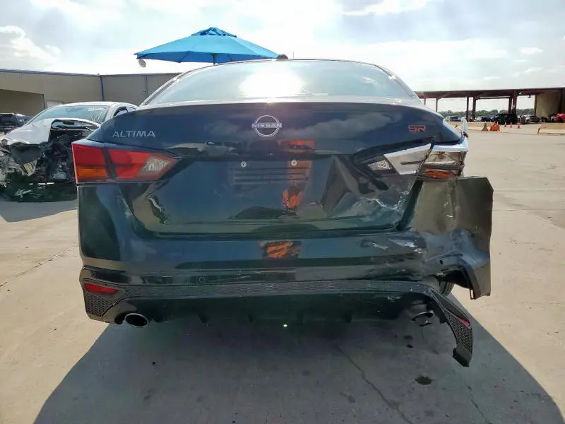 2024 NISSAN ALTIMA SR  