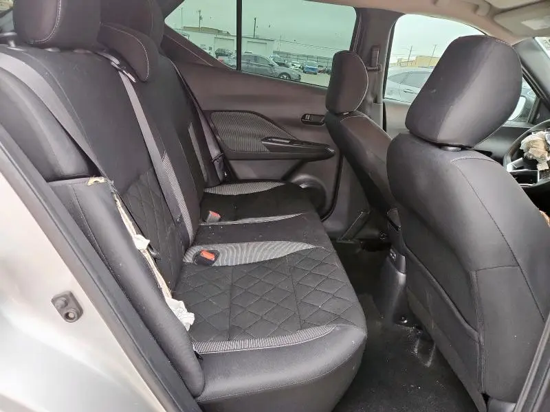 2020 NISSAN KICKS S  
