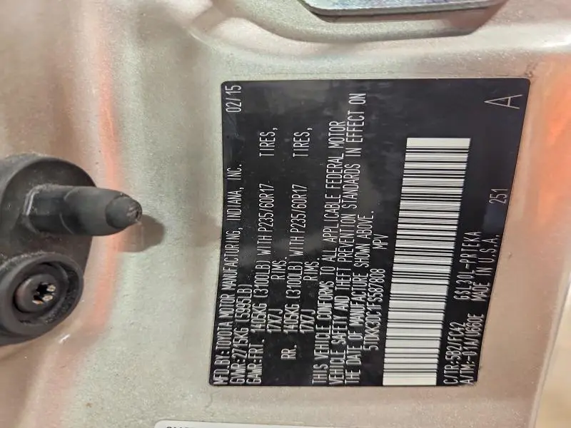 2015 TOYOTA SIENNA LE 8-PASSENGER  