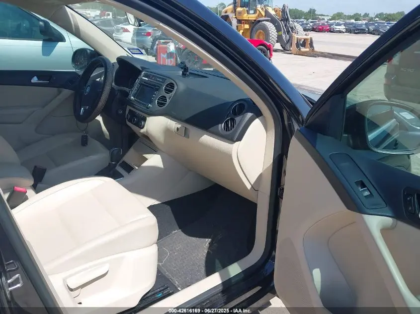 2012 VOLKSWAGEN TIGUAN SE
