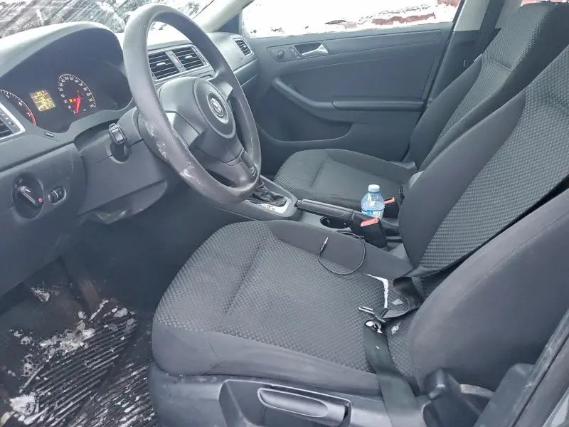 2013 VOLKSWAGEN JETTA BASE  