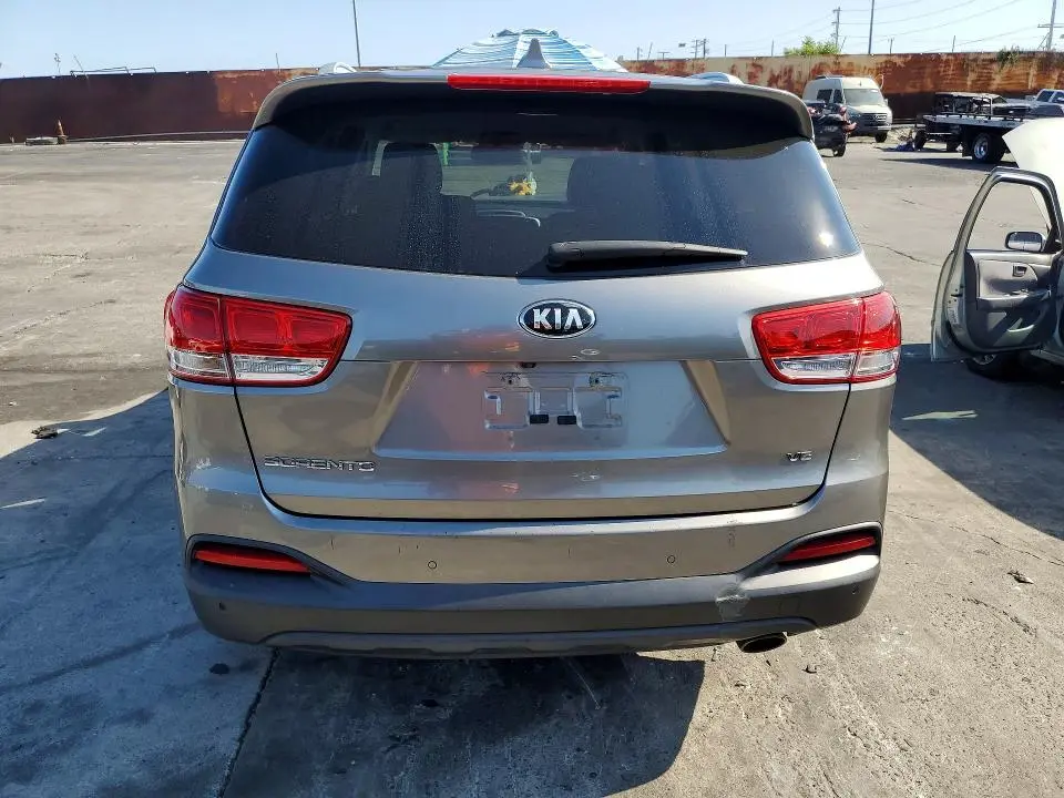 2016 KIA SORENTO LX V6  