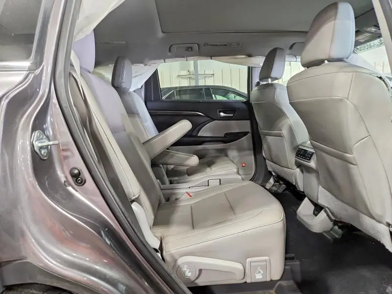 2015 TOYOTA HIGHLANDER LIMITED PLATINUM  