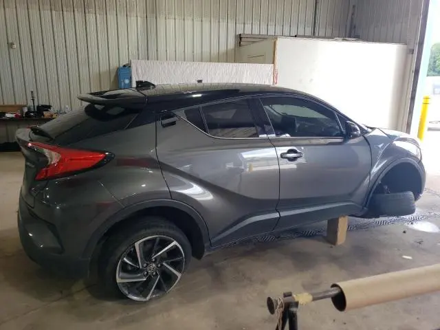 2022 TOYOTA C-HR XLE  